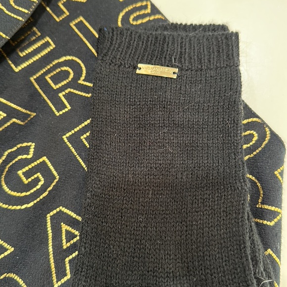 NWOT Karl Lagerfeld Paris Scarf with Gloves - Picture 2 of 6